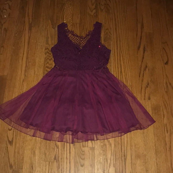 Short Formal homecoming dress. - Picture 2 of 2